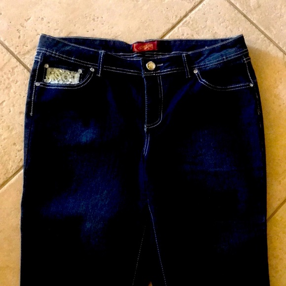 One on one capri Jean just beautiful! New dark blue see pictures small 10-12 - Picture 3 of 5